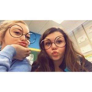 Meet your Posher, Lacie